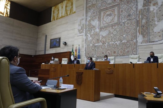 El presidente de la Junta, Guillermo Fernández Vara, en el Debate sobre el Estado de la Región