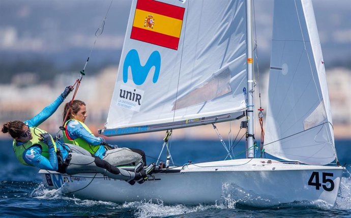 Silvia Mas y Patricia Cantero en el Europeo de vela 470
