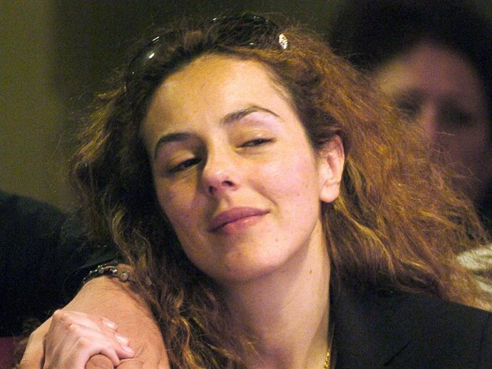 ROCÍO CARRASCO EN EL ENTIERRO DE SU MADRE, ROCÍO JURADO