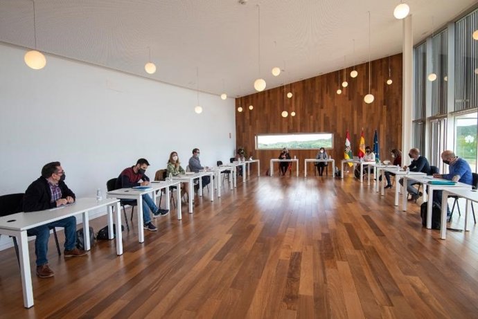 La consejera de Agricultura, Ganadería, Mundo Rural, Territorio y Población, Eva Hita, se ha reunido con las organizaciones profesionales ARAG-ASAJA, UAGR-COAG y UPA-La Rioja