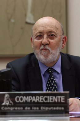 Archivo - El presidente del Centro de Investigaciones Sociológicas, José Felix Tezános, comparece en la Comisión Constitucional del Congreso