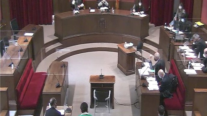 Juicio en el TSJC por el despido a 850 rastreadores Covid-19 contratados por la Conselleria de Salud a través de Ferroser. En Barcelona, el 5 de mayo de 2021.