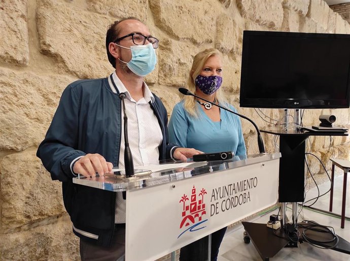 Juan Alcántara y Cristina Pedrajas.