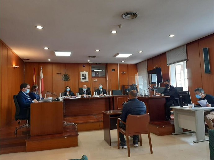 Acusado de intentar matar a otro hombre a disparos en Renedo, en el juicio contra él