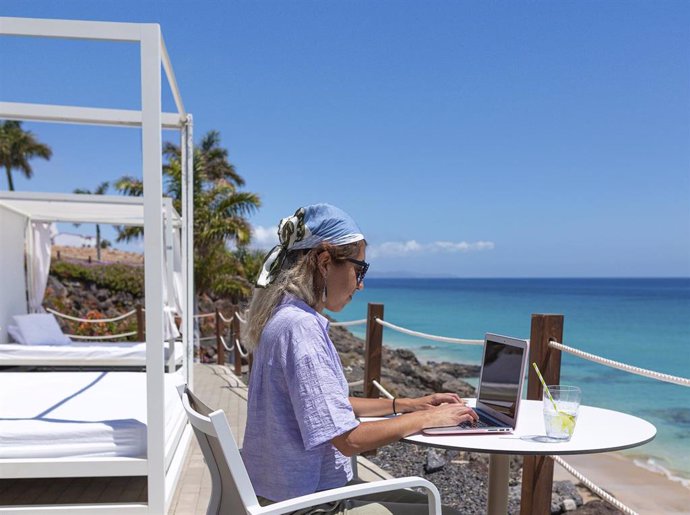 Turismo de Canarias consigue incrementar en un 10% mensual la llegada de teletrabajadores a las Islas
