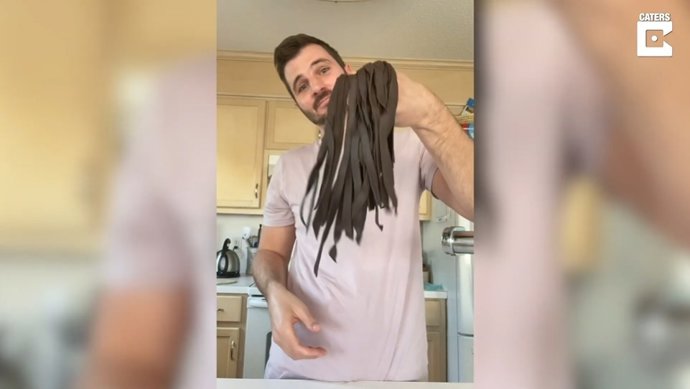 Este hombre es capaz de transformar cualquier snack o galleta en pasta fresca casera