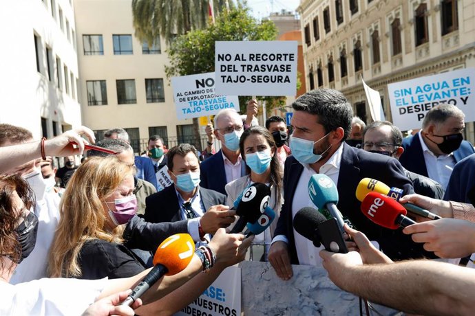 06-05-21 PROTESTA DEL SINDICATO DE LOS REGANTES PRESIDIDA POR LUCAS JIMENEZ PRESIDENTE DE LOS REGANTES Y ANTONIO LUENGO CONSEJERO DE  AGRICULTURA Y AGUA