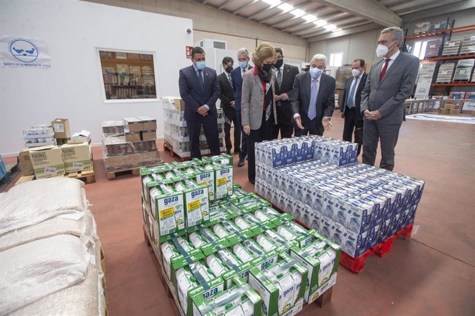 Visita de la Reina Sofía al Banco de Alimentos de Ávila.