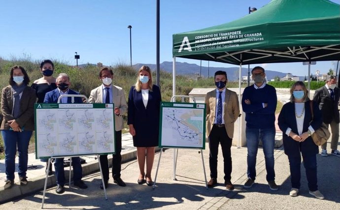 Junta y Ayuntamiento de La Zubia ponen en marcha un nuevo servicio de transporte colectivo en el municipio