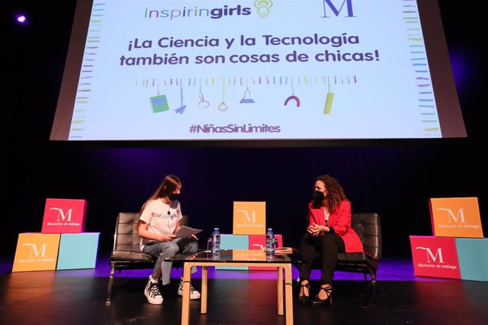 La Diputación de Málaga acoge la jornada de Inspiring Girls que acerca las niñas de Málaga a la ciencia y a la tecnología