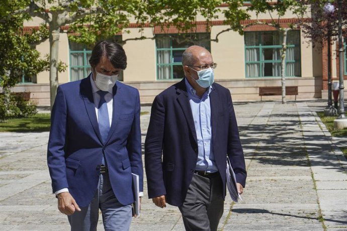 Igea y Quiñones antes de la rueda de prensa del Consejo de Gobierno