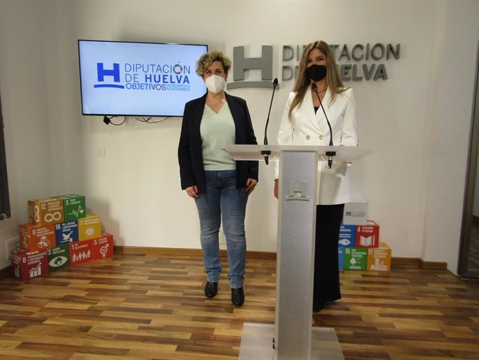 La diputada provincial Leonor Romero y la periodista María José Bayo.