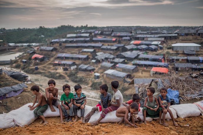 Archivo - Niños refugiados rohingyas en Bangladesh
