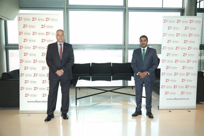 El cnsol general de Qatar visita la seu del Consorci de la Zona Franca de Barcelona.