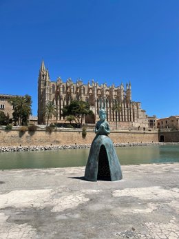 La escultura Usagi de Leiko Ikemura.