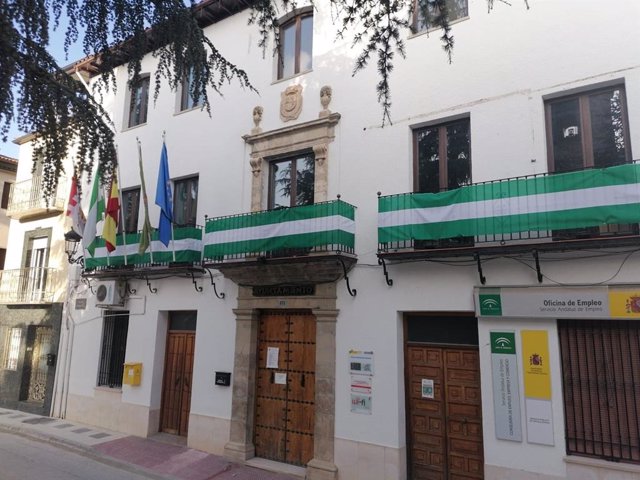 Fachada del Ayuntamiento de Campillo de Arenas