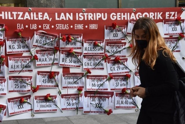 Lan istripuak salatzeko kartel abt.