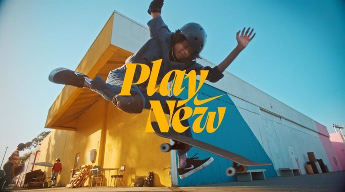 Nike lanza la campaña Play New que invita a descubrir el deporte de una manera diferente.