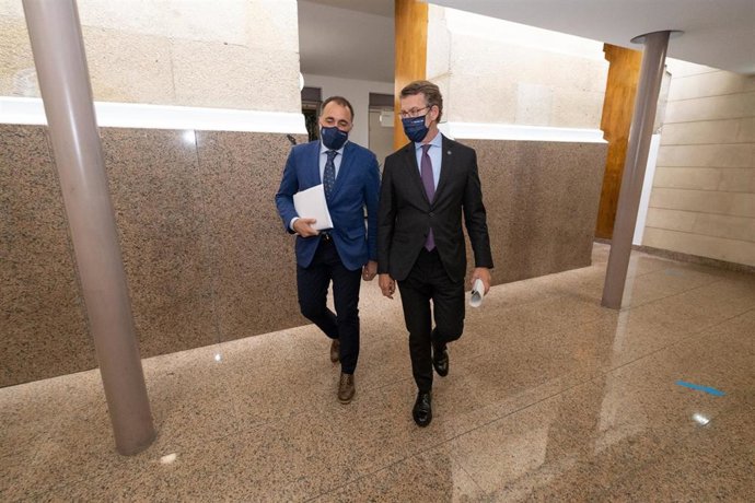 Feijóo y Comesaña tras el comité clínico.
