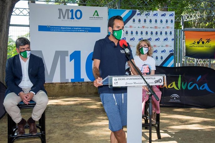 El deportista Emilio Martín participa en el programa de la Junta 'Mentor 10' en Montilla (Córdoba)