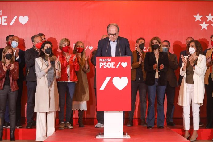 El candidato del PSOE a la Presidencia de la Comunidad de Madrid, Angel Gabilondo, ofrece una rueda de prensa tras las votaciones de la jornada electoral, a 4 de mayo de 2021, en Madrid (España). Durante la comparecencia, ofrecida en el Hotel Princesa P