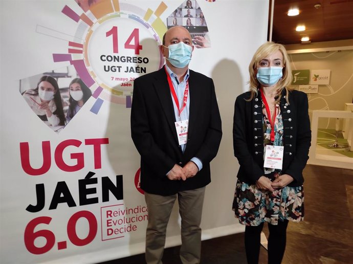 Carmen Castilla junto con el secretario general de UGT en Jaén, Manuel Salazar