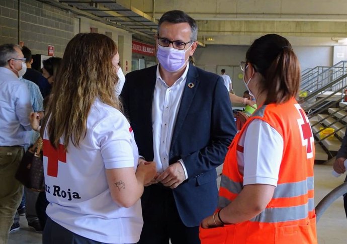 El secretario general del PSRM y portavoz del Grupo Parlamentario Socialista, Diego Conesa, en su visita a Nueva Condomina
