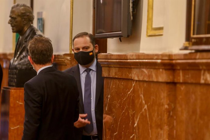 Archivo - El ministro de Transportes, Movilidad y Agenda Urbana, José Luis Ábalos, a su llegada a la segunda parte del pleno de Debate de totalidad del Proyecto de Ley de Presupuestos Generales del Estado para el año 2021, en el Congreso de los Diputado
