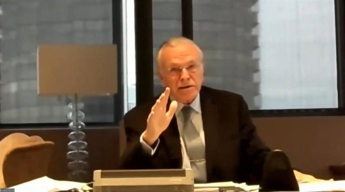 Fainé (La Caixa) dice que para hacer obra social hay que ganar dinero y critica la suspensión de dividendos