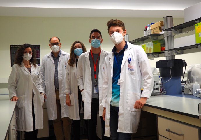 De derecha a izquierda: Jan Hochstadt, María Monzón, Juanjo Martínez Pretel, Alejandro Pérez Fidalgo y Begoña Pineda.