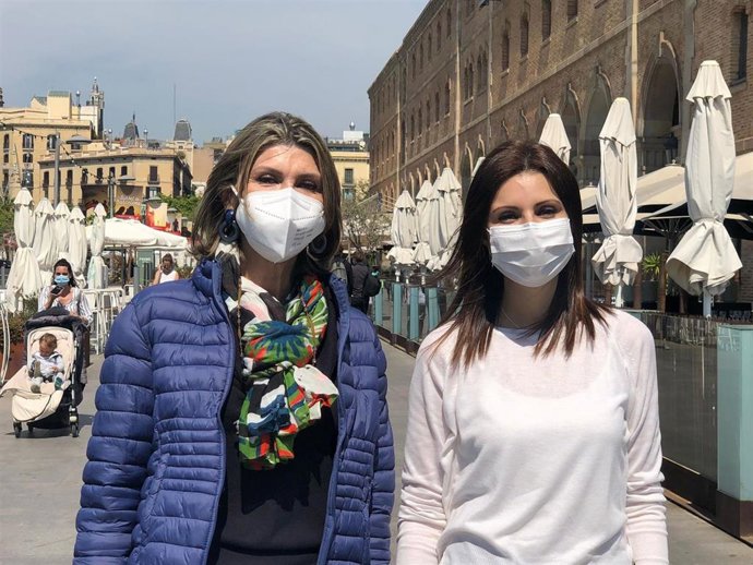 La diputada del PP en el Congreso Llanos de Luna y la diputada del PP en el Parlament Lorena Roldán, en Barcelona a 7 de mayo de 2021.
