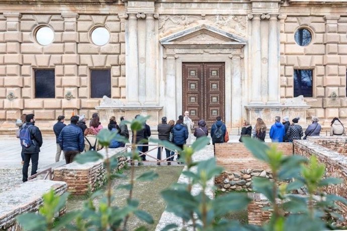 La Fundación Descubre prepara el Paseo Matemático Al-Ándalus, nuevas rutas por la Alhambra, la Mezquita o la Giralda.