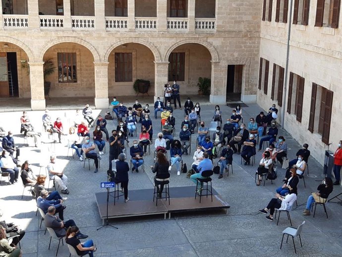 Acto de bienvenida a los trabajadores del programa 'SOIB Reactiva' que se incorporan al Consell de Mallorca.