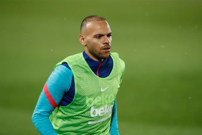 MADRID, SPAIN - APRIL 10: Martin Braithwaite of FC Barcelona warms up during the spanish league, La Liga, football match played between Real Madrid and FC Barcelona at Alfredo Di Stefano stadium on April 10, 2021 in Madrid, Spain.