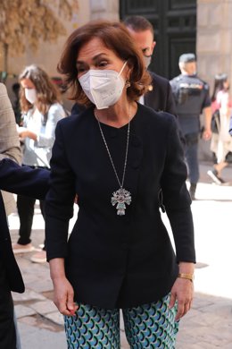 La vicepresidenta primera del Gobierno, Carmen Calvo, a su llegada a la sede de la Federación Española de Municipios y Provincias (FEMP).