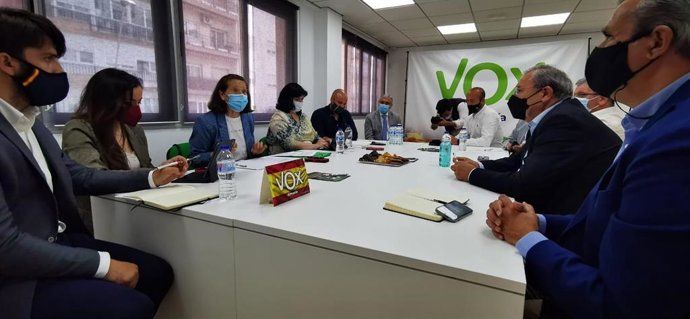 Reunión de cargos de Vox con agentes del sector hortofrutícola en Almería