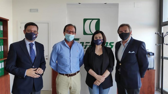 Virginia Pérez con los miembros de Fatrans