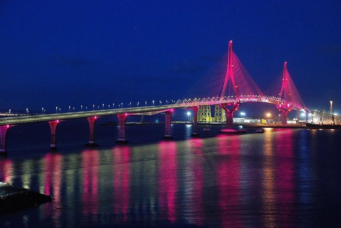 Parlamento, Ayuntamiento de Granada o Gran Teatro de Huelva se iluminarán este sábado de rojo por Día de la Cruz Roja