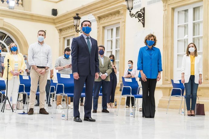 García y Montserrat en el acto de Diputación