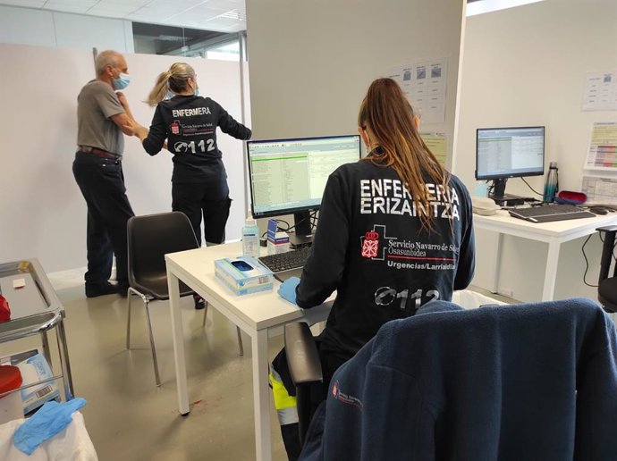 Personal sanitario en Forem, Navarra, donde se administra la vacuna contra el Covid-19.