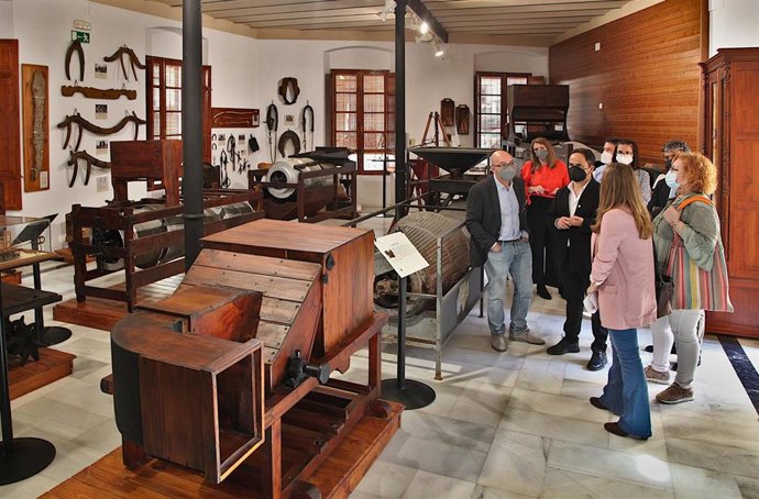 Visita a la Cámara Agraria en Montijo.