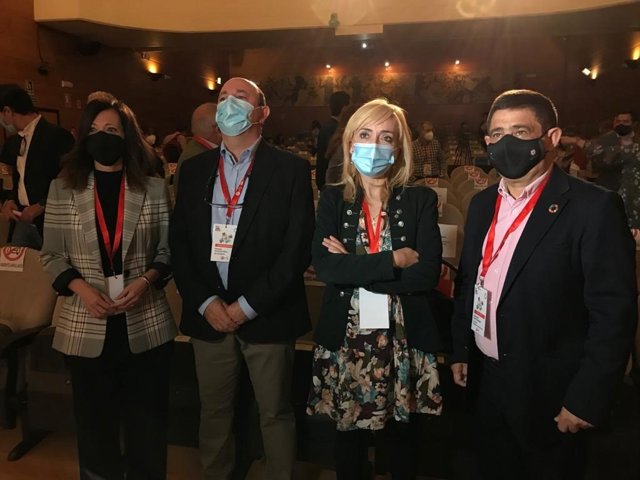 Reyes, junto a responsables del sindicato y la delegada del Gobierno andaluz en Jaén, Maribel Lozano