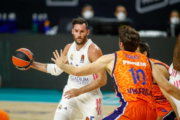 Archivo - Rudy Fernández en el Real Madrid - Valencia Basket