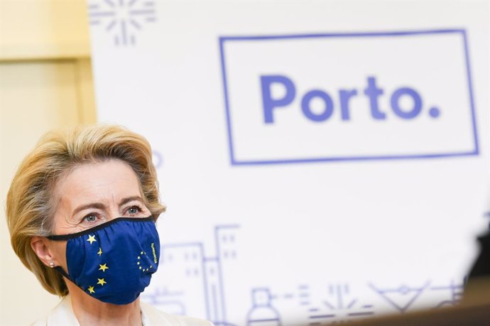 HANDOUT - 07 May 2021, Portugal, Porto: President of the European Commission Ursula von der Leyen wearing a mask during her visit to Portugal. Photo: Etienne Ansotte/European Commission/dpa - ATTENTION: editorial use only and only if the credit mentione