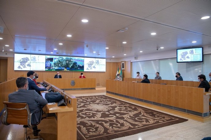 Encuentro de los municipios inmersos en la Agenda Urbana+20 en la Diputación, en foto de archivo