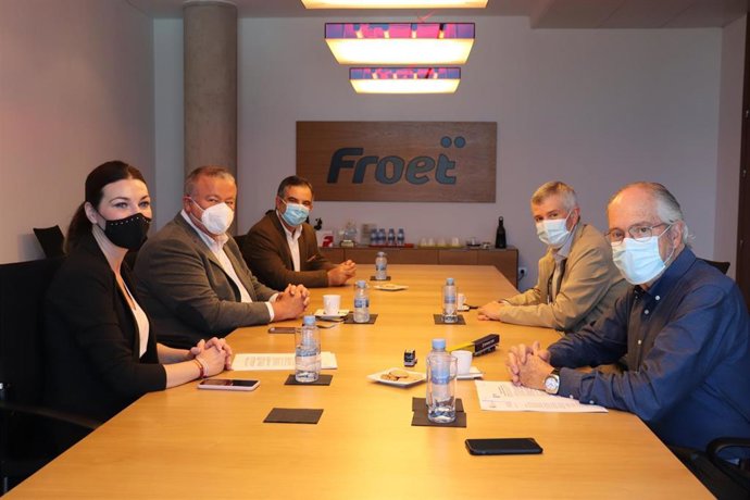 Rueunión entre la FROET y el PP
