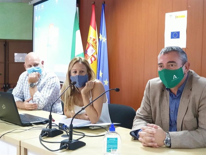 Archivo - Miguel Andréu, delegado territorial de Educación y Deporte en Cádiz, en rueda de prensa en una imagen de archivo