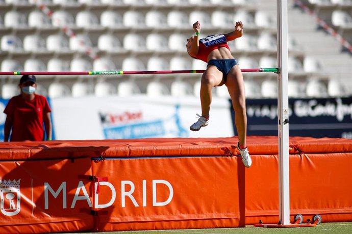 Archivo - Imagen de una competición en el Estadio Vallehermoso de Madrid