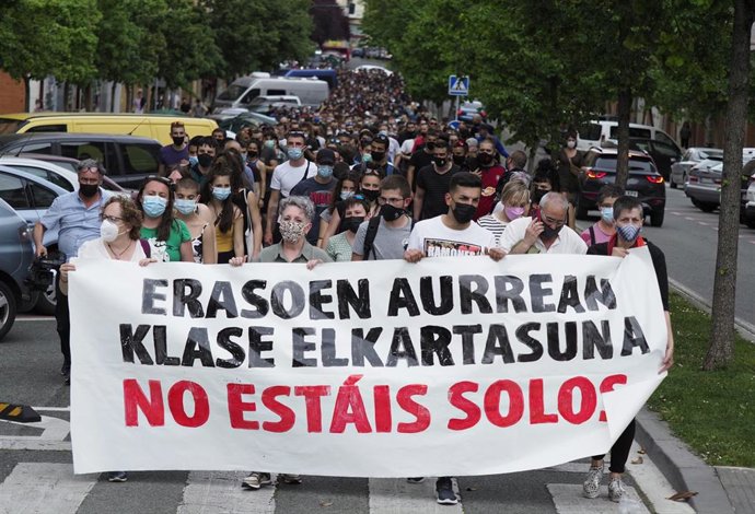 Manifestación en protesta por la detención de varios jóvenes acusados de 'kale borroka'