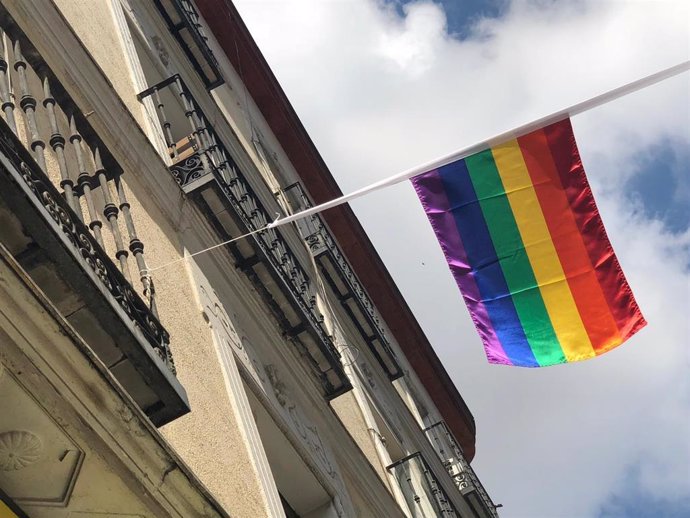 Archivo - Imagen de archivo de la bandera arcoiris.